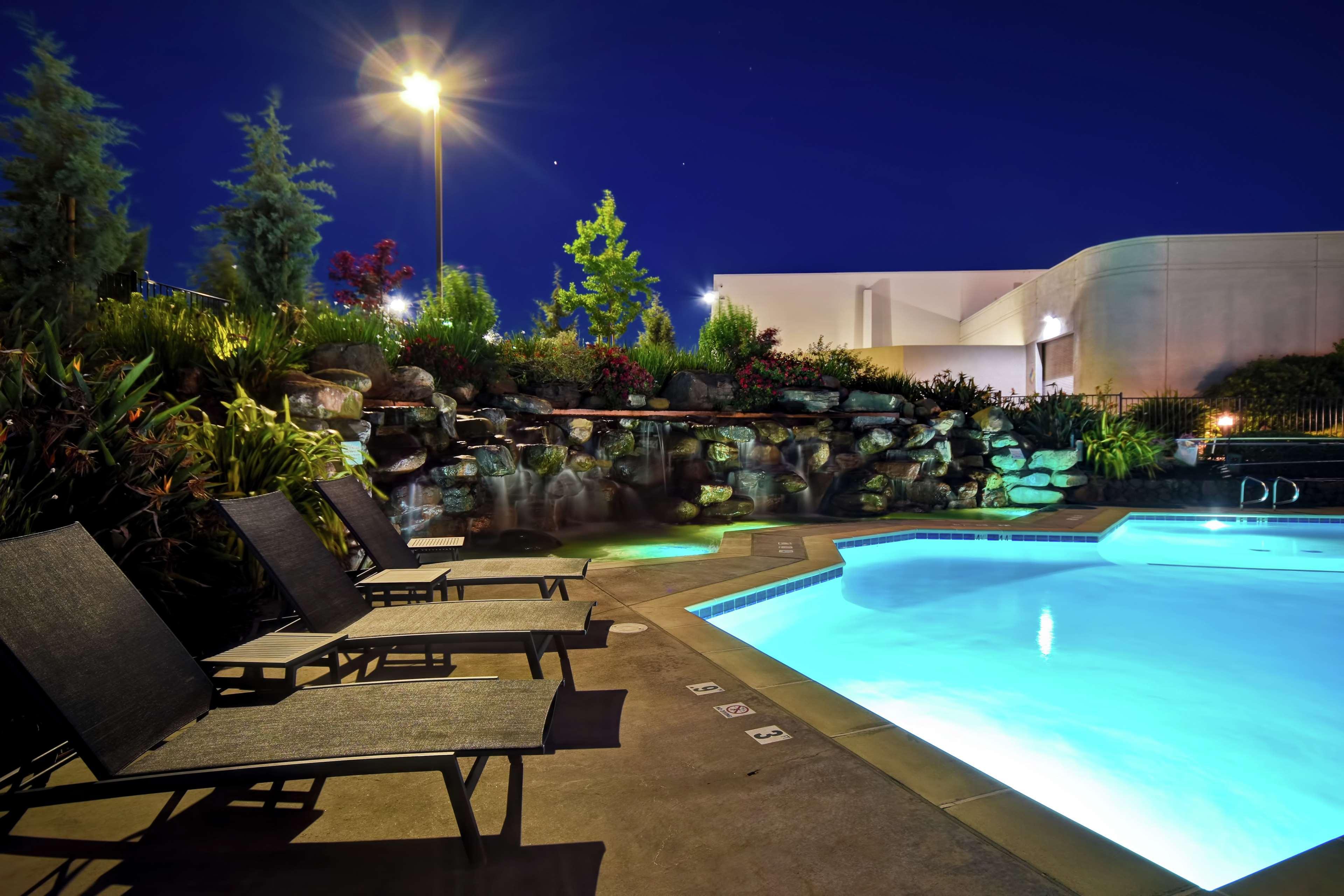 Doubletree By Hilton Pleasanton At The Club Hotel Kültér fotó